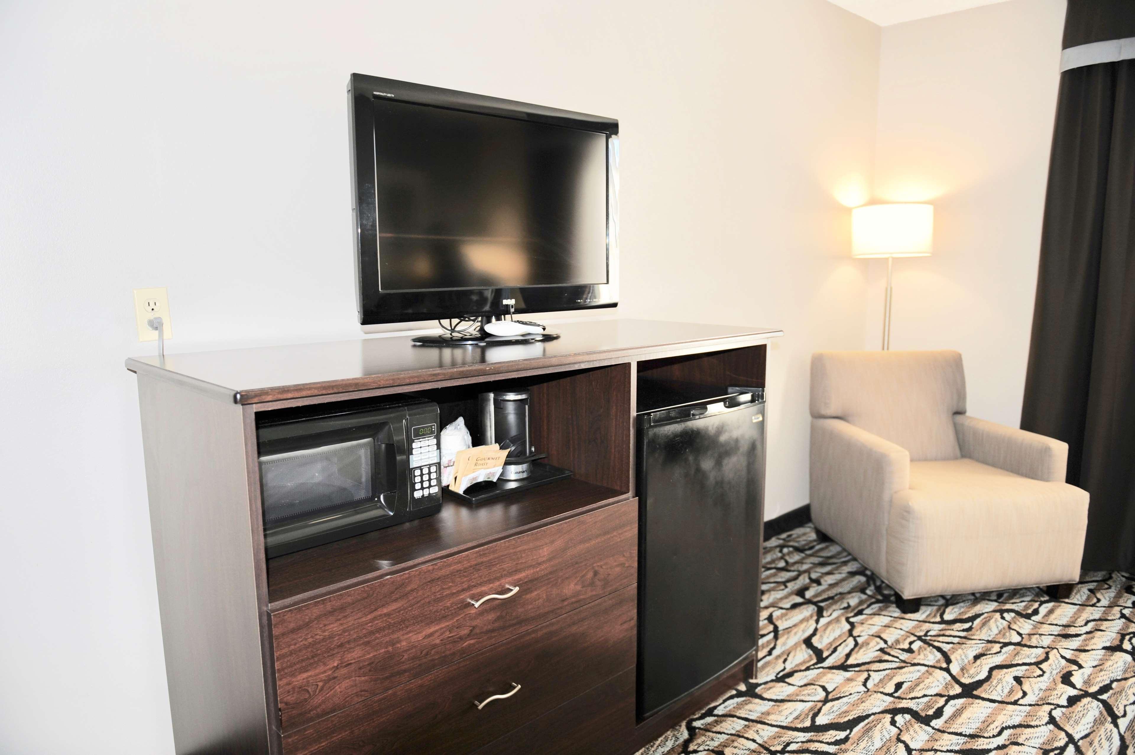 Days Inn & Suites By Wyndham Восау Екстер'єр фото