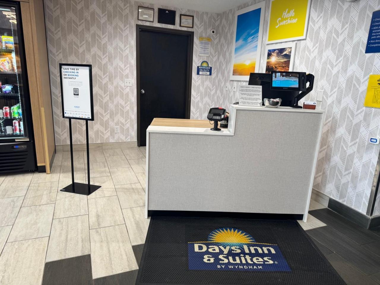 Days Inn & Suites By Wyndham Восау Екстер'єр фото
