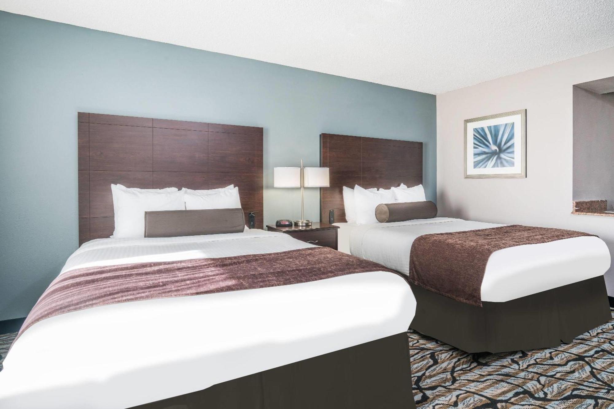 Days Inn & Suites By Wyndham Восау Екстер'єр фото
