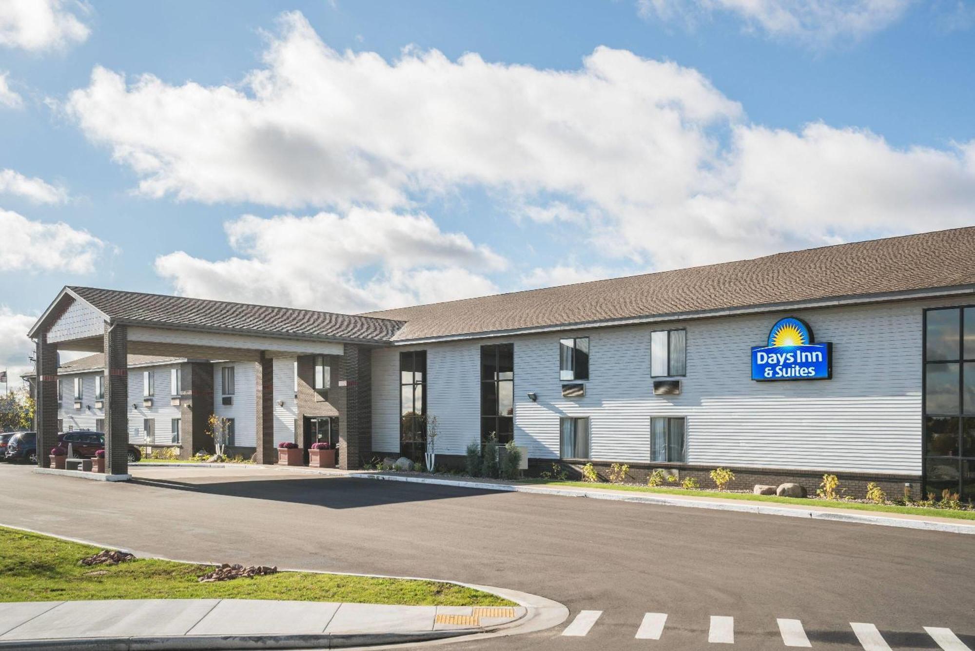 Days Inn & Suites By Wyndham Восау Екстер'єр фото