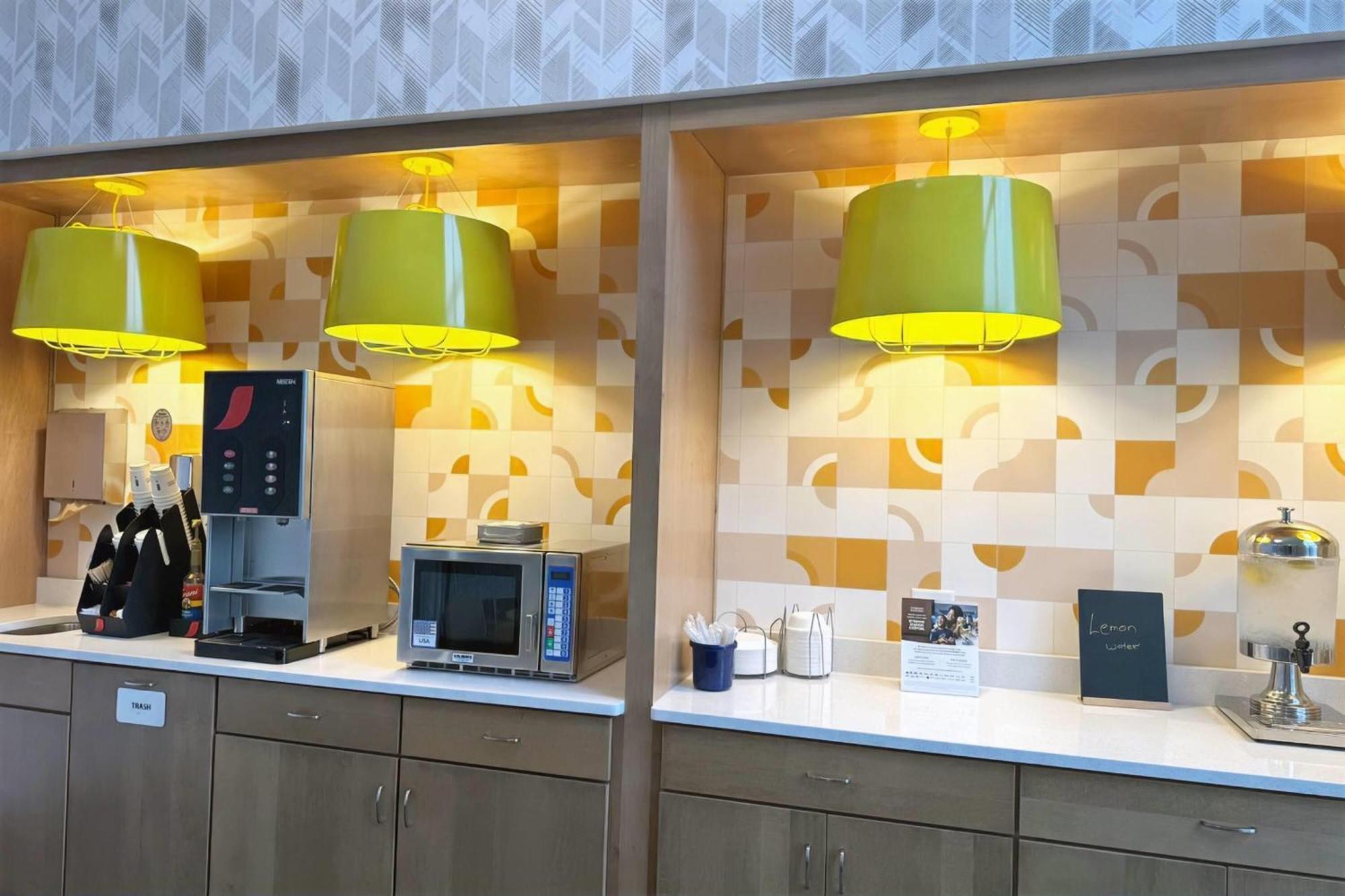 Days Inn & Suites By Wyndham Восау Екстер'єр фото
