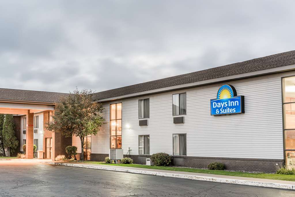 Days Inn & Suites By Wyndham Восау Екстер'єр фото